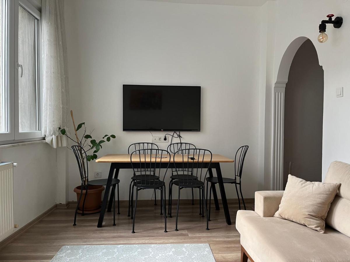 Centrally Located, 2+1 House In Taksim, Cihangir Lejlighed Istanbul Eksteriør billede