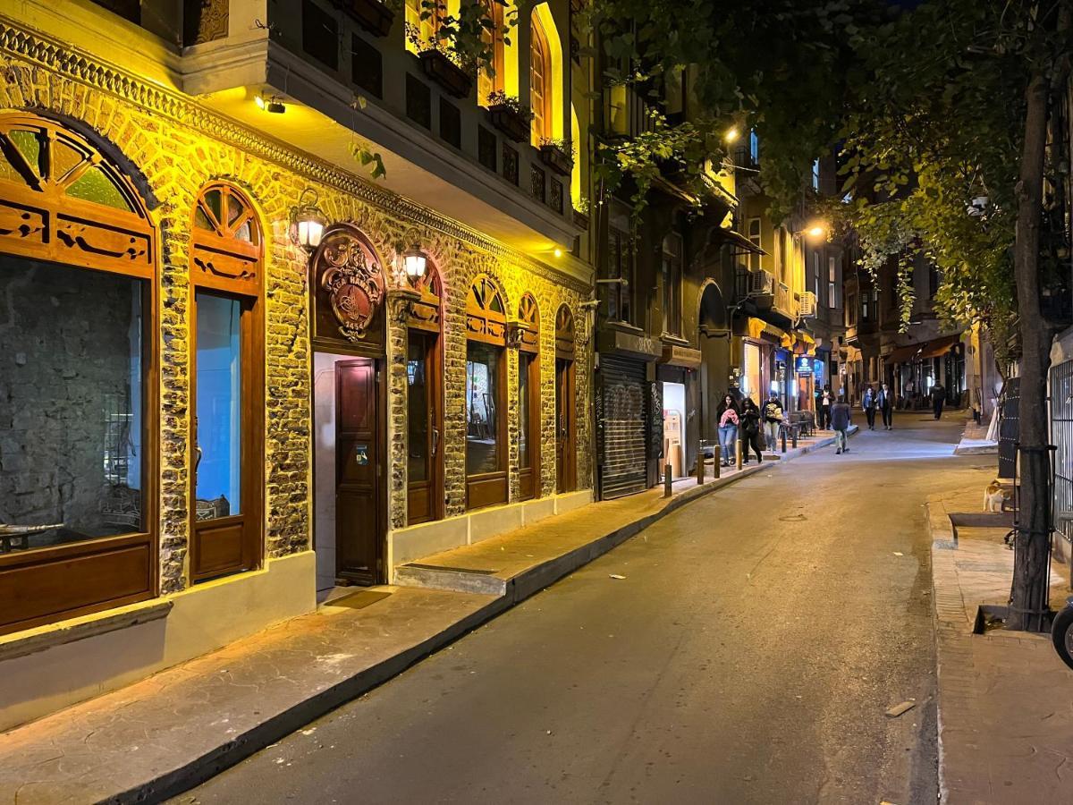 Centrally Located, 2+1 House In Taksim, Cihangir Lejlighed Istanbul Eksteriør billede
