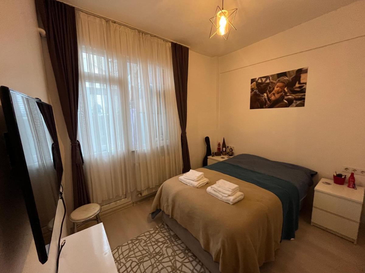 Centrally Located, 2+1 House In Taksim, Cihangir Lejlighed Istanbul Eksteriør billede