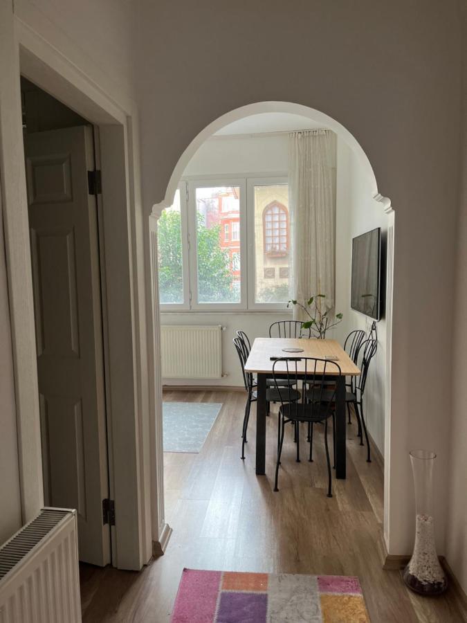 Centrally Located, 2+1 House In Taksim, Cihangir Lejlighed Istanbul Eksteriør billede