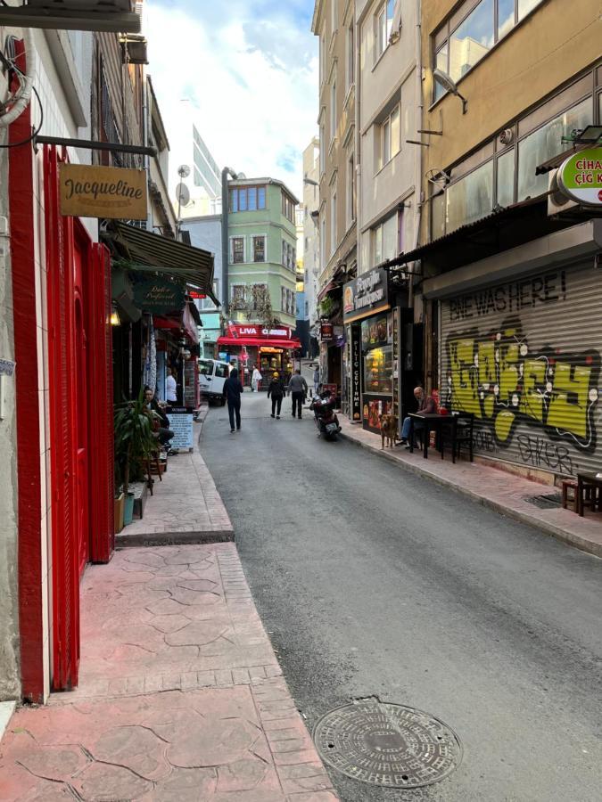 Centrally Located, 2+1 House In Taksim, Cihangir Lejlighed Istanbul Eksteriør billede