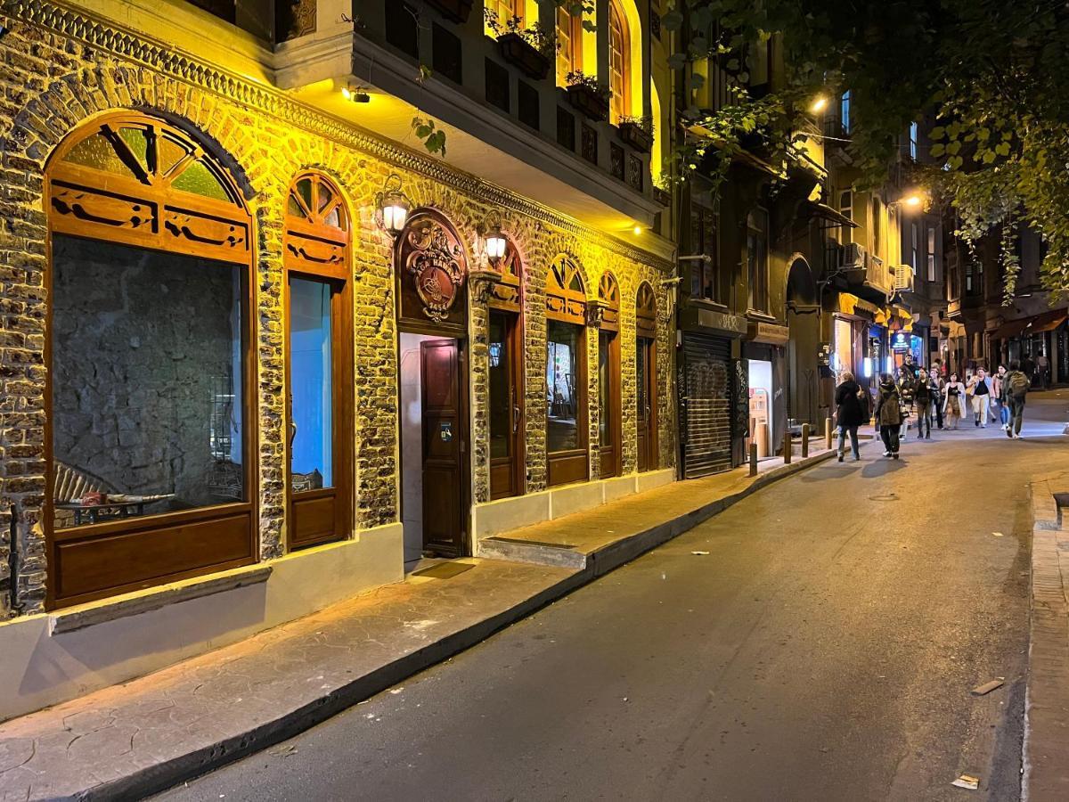 Centrally Located, 2+1 House In Taksim, Cihangir Lejlighed Istanbul Eksteriør billede