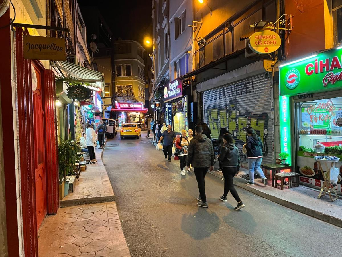 Centrally Located, 2+1 House In Taksim, Cihangir Lejlighed Istanbul Eksteriør billede
