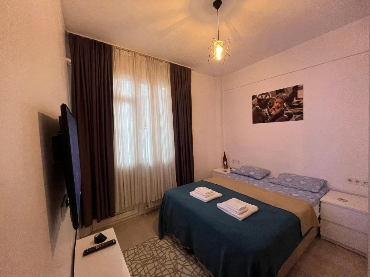 Centrally Located, 2+1 House In Taksim, Cihangir Lejlighed Istanbul Eksteriør billede