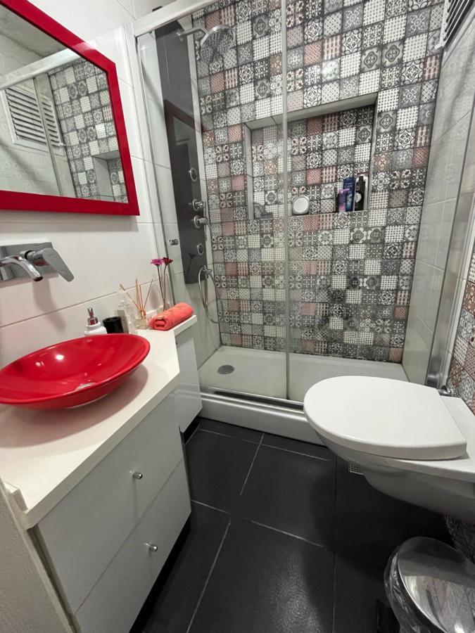 Centrally Located, 2+1 House In Taksim, Cihangir Lejlighed Istanbul Eksteriør billede