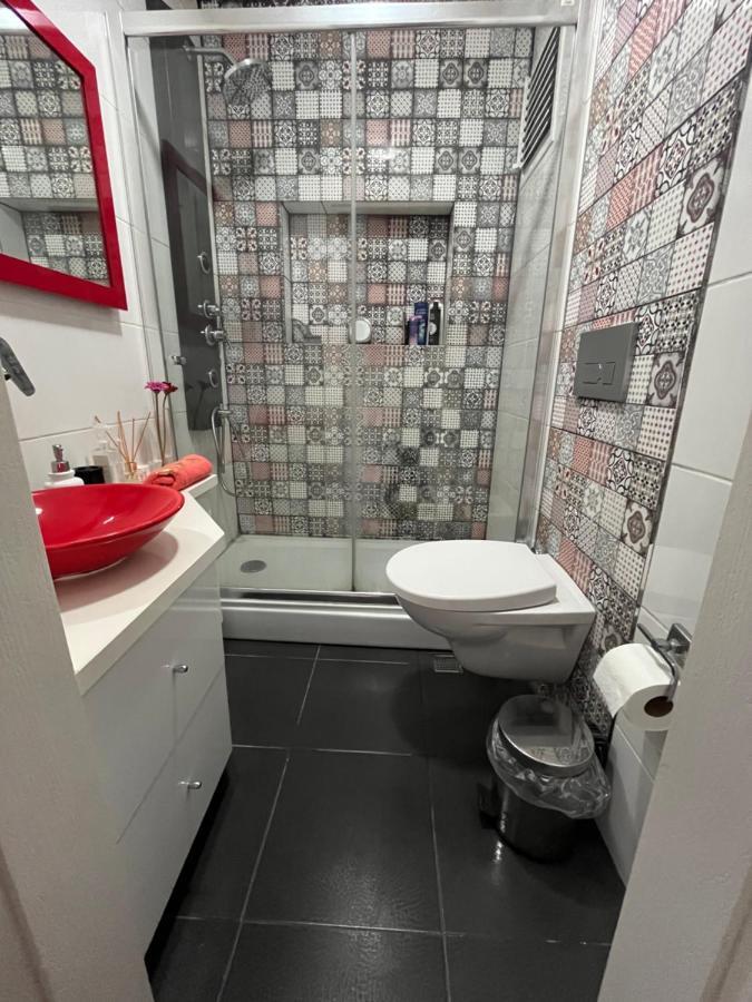 Centrally Located, 2+1 House In Taksim, Cihangir Lejlighed Istanbul Eksteriør billede