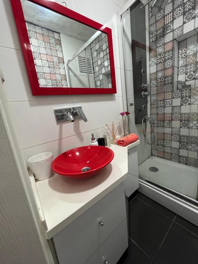 Centrally Located, 2+1 House In Taksim, Cihangir Lejlighed Istanbul Eksteriør billede