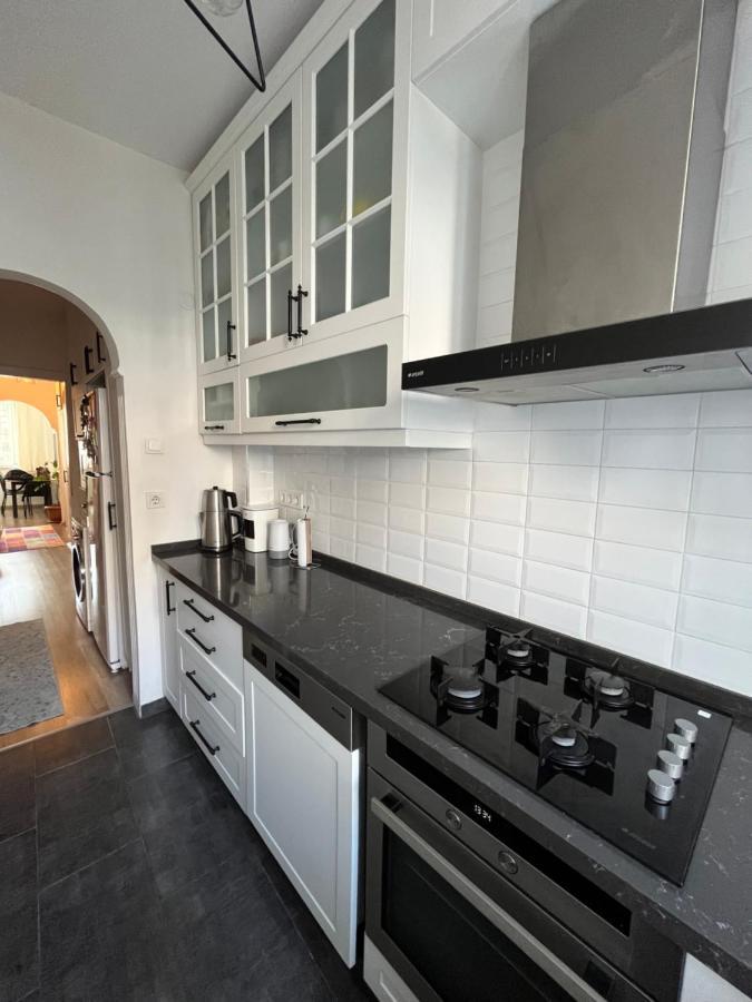 Centrally Located, 2+1 House In Taksim, Cihangir Lejlighed Istanbul Eksteriør billede