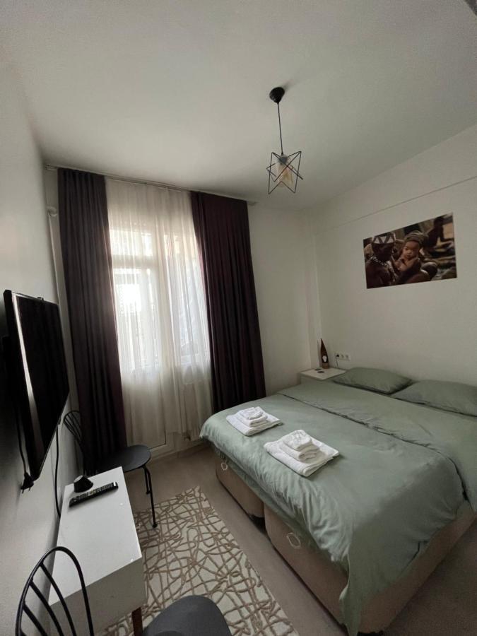 Centrally Located, 2+1 House In Taksim, Cihangir Lejlighed Istanbul Eksteriør billede